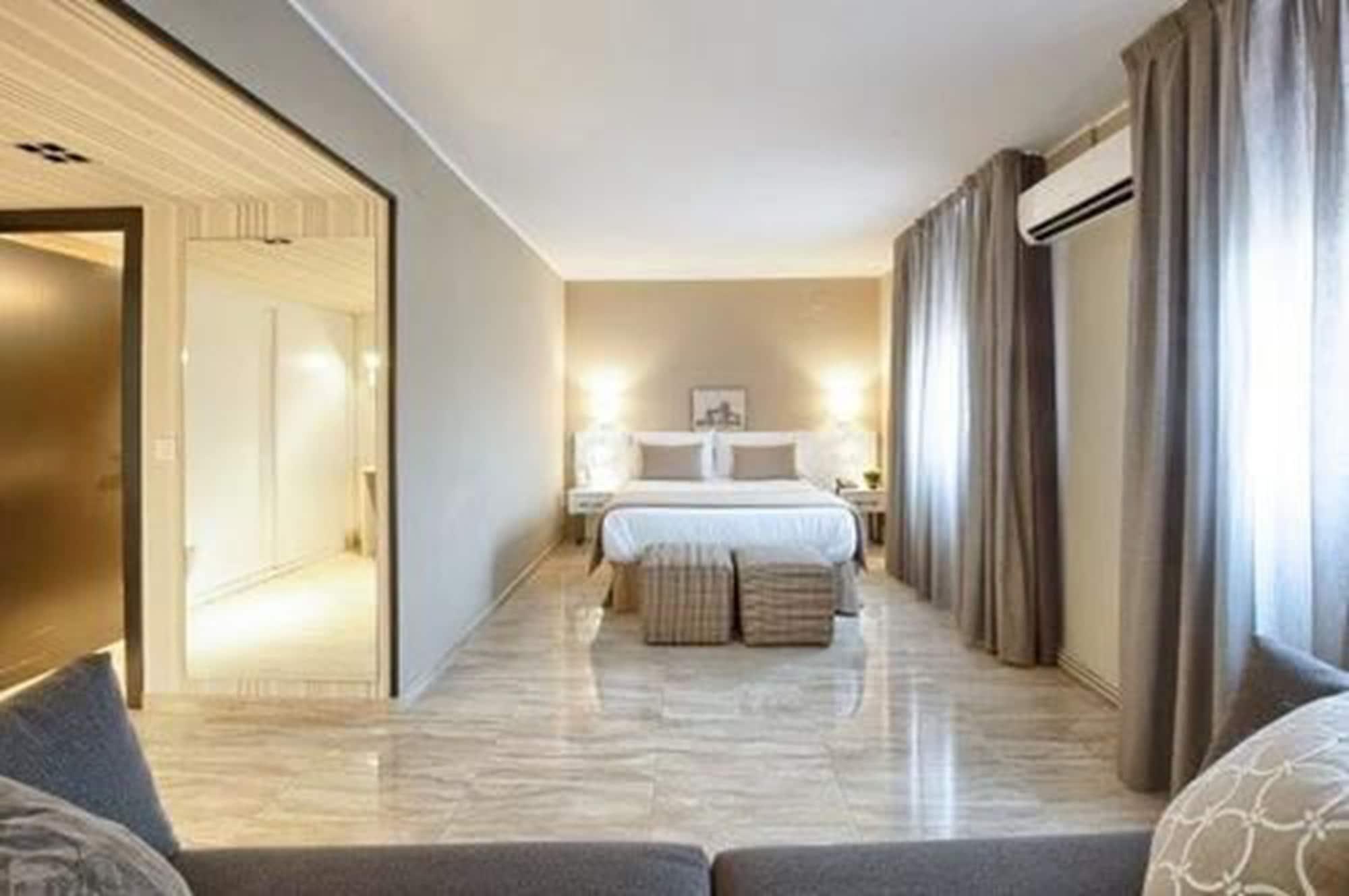 New Hotel Colon Mataró Esterno foto