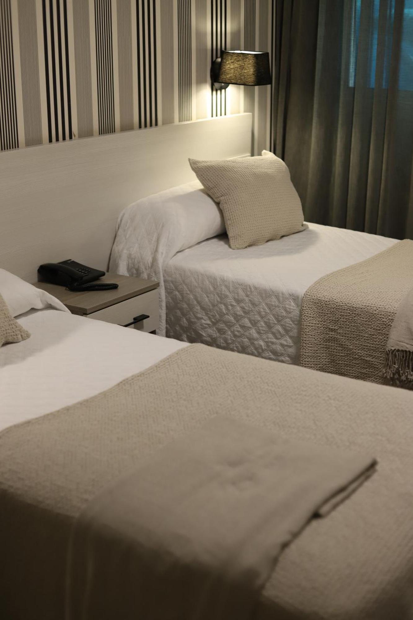 New Hotel Colon Mataró Esterno foto