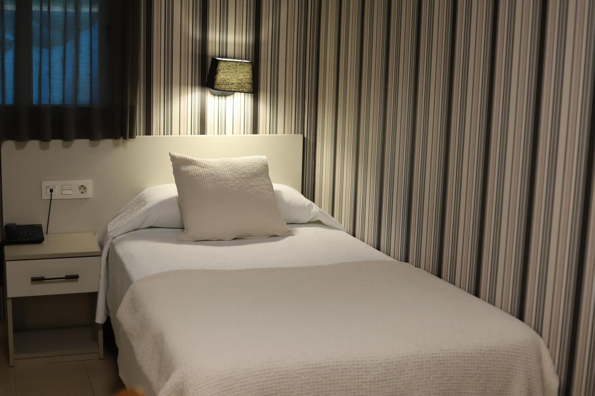 New Hotel Colon Mataró Esterno foto